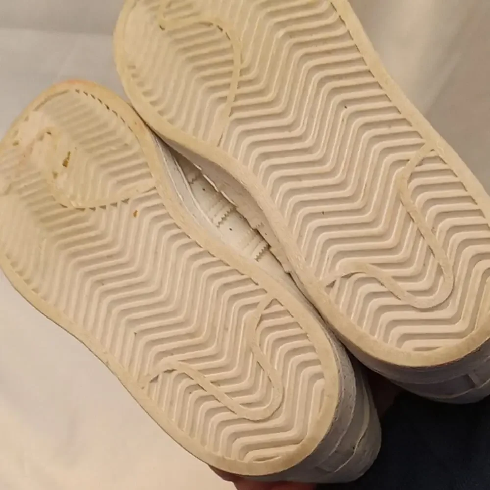 Adidas Toddler Size 9.5 Shell Toe Ortholite Cream Shoes